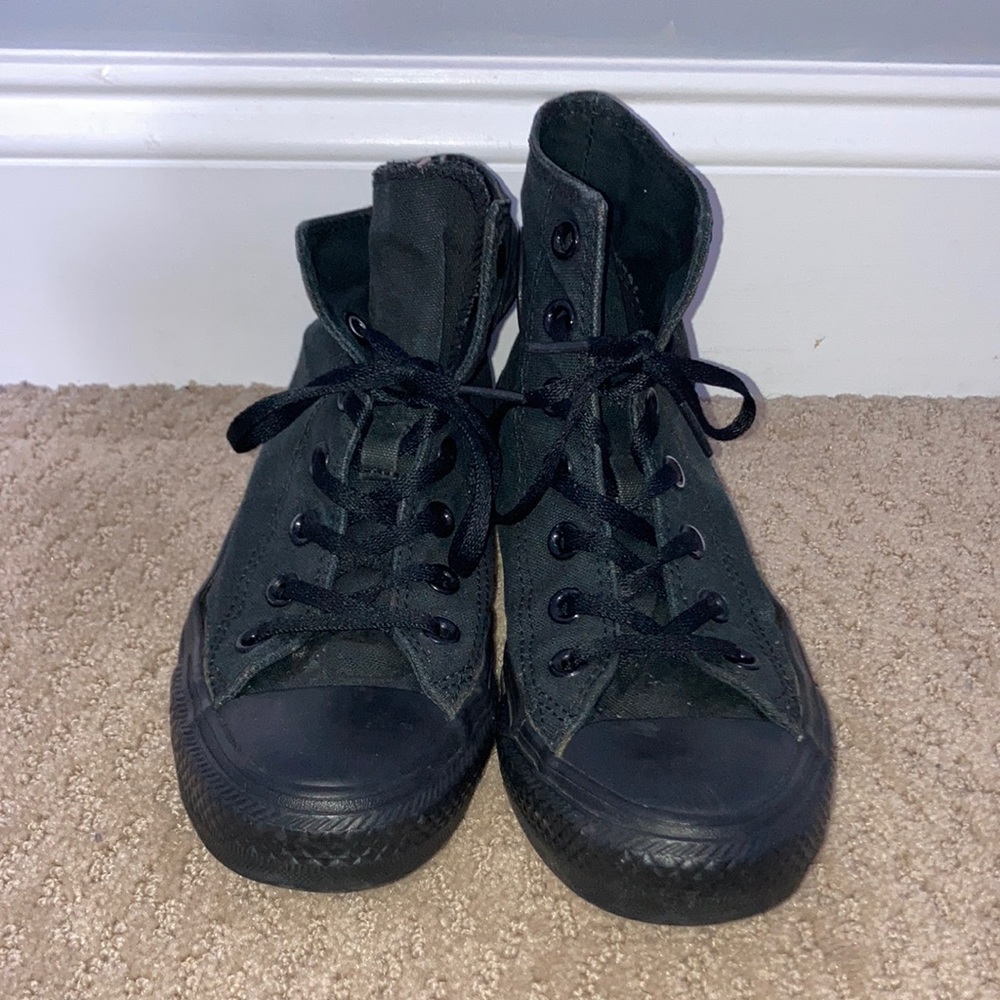 All black Converse size 6 Women